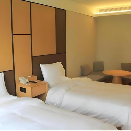 Ji Hotel Shanghai The Bund Tiantong Road Zewnętrze zdjęcie